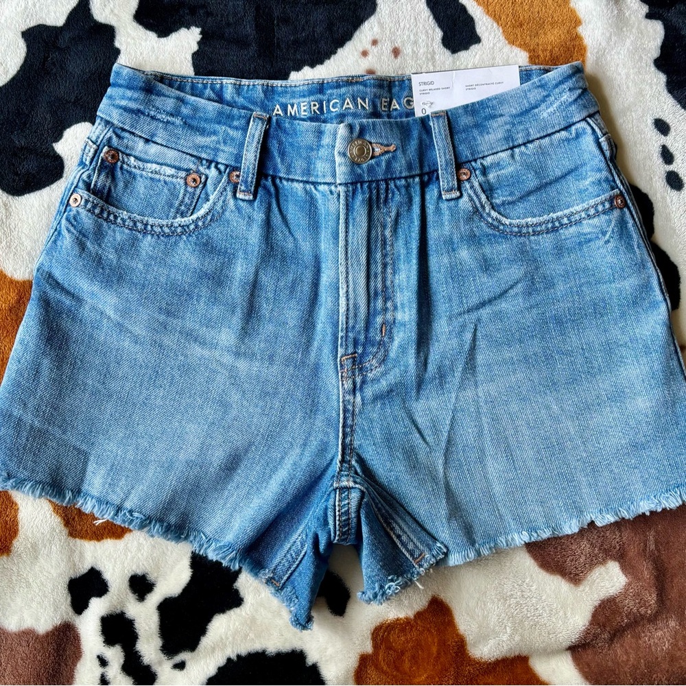 American Eagle Outfitters Blue Jean Shorts Curvy High-Rise Frayed Hem NWT